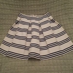 White and navy striped pleated skirt